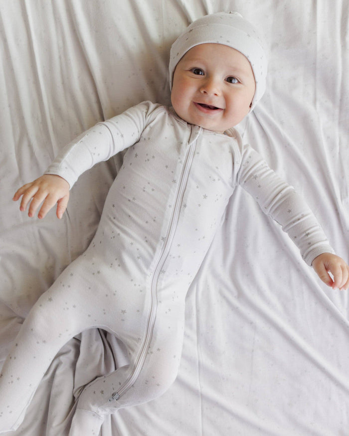 Knotted Baby Hat Stars