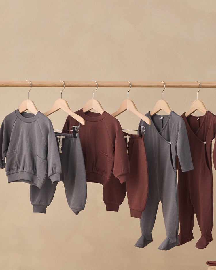 POCKET SWEATSHIRT BLACK CHERRY+